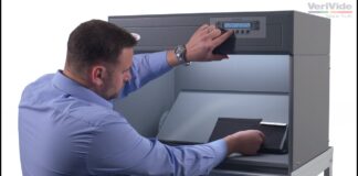 “Giải pháp CAC – Đơn giản hóa quy trình so sánh màu sắc với Light Booth, Light Box của VeriVide LED điểm tại điểm bán hàng”