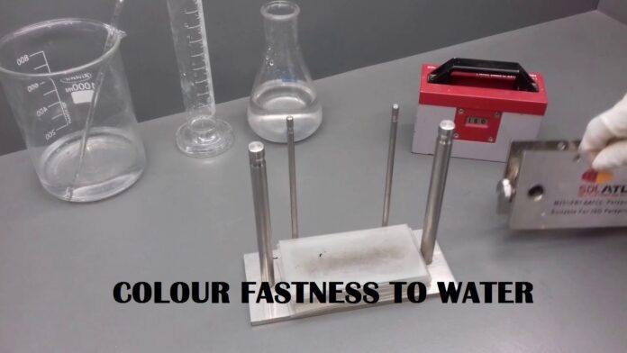 “Giới thiệu về Thiết bị kiểm tra độ bền màu với nước ISO 105-E01: Ưu việt và sự cần thiết để đảm bảo chất lượng sản phẩm.