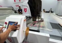 “Tận hưởng sự tiện lợi và hiệu quả với máy cắt vải tự động YYC – giải pháp hoàn hảo cho nhà máy của bạn!”